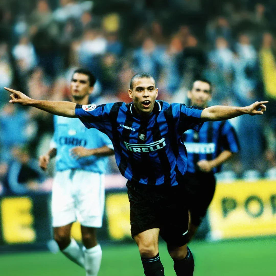 Inter Historic Shirt 1997/1998 + Ronaldo 10