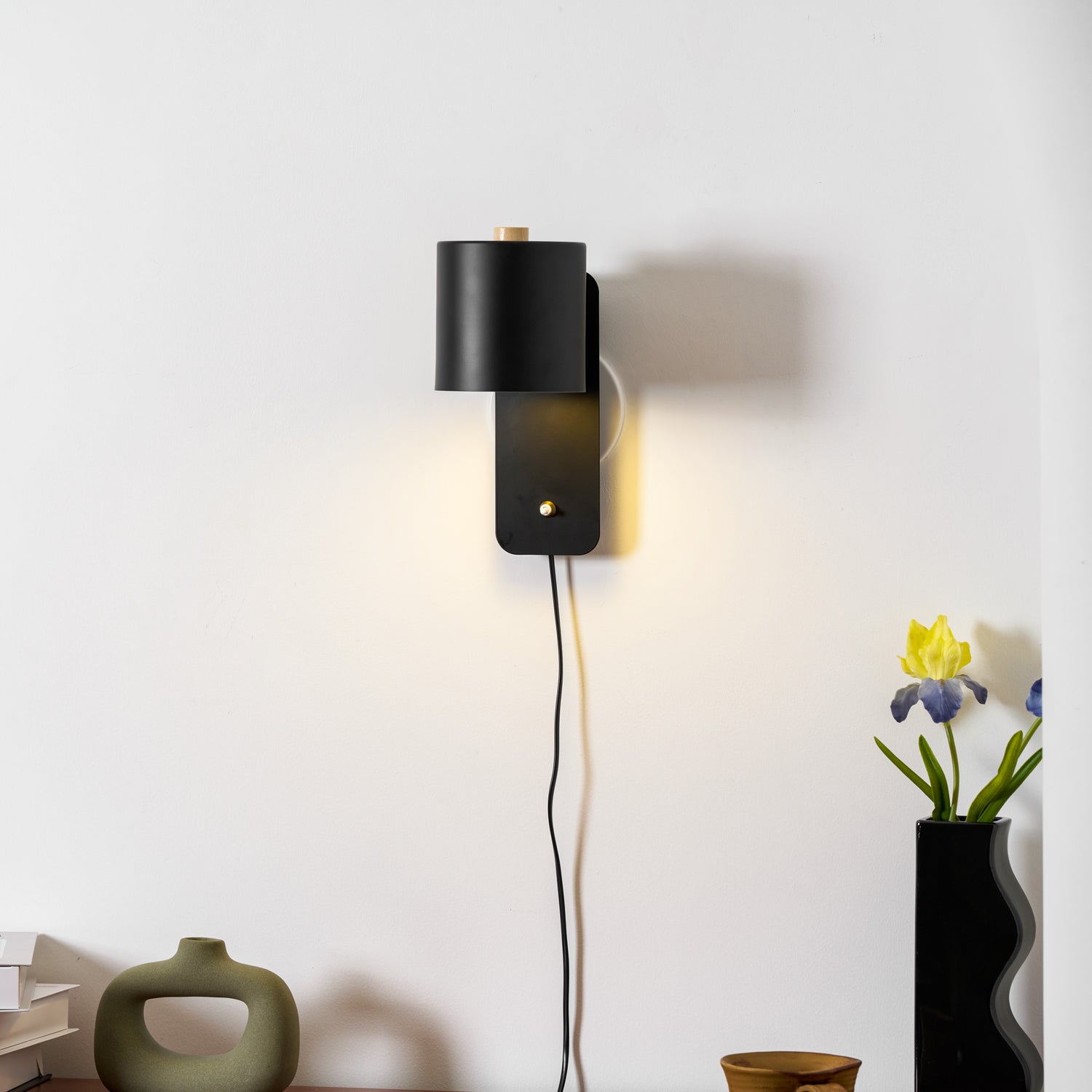 Modern Minimalist Rotatable Cylinder Plug-In Wall Sconce 1-Light