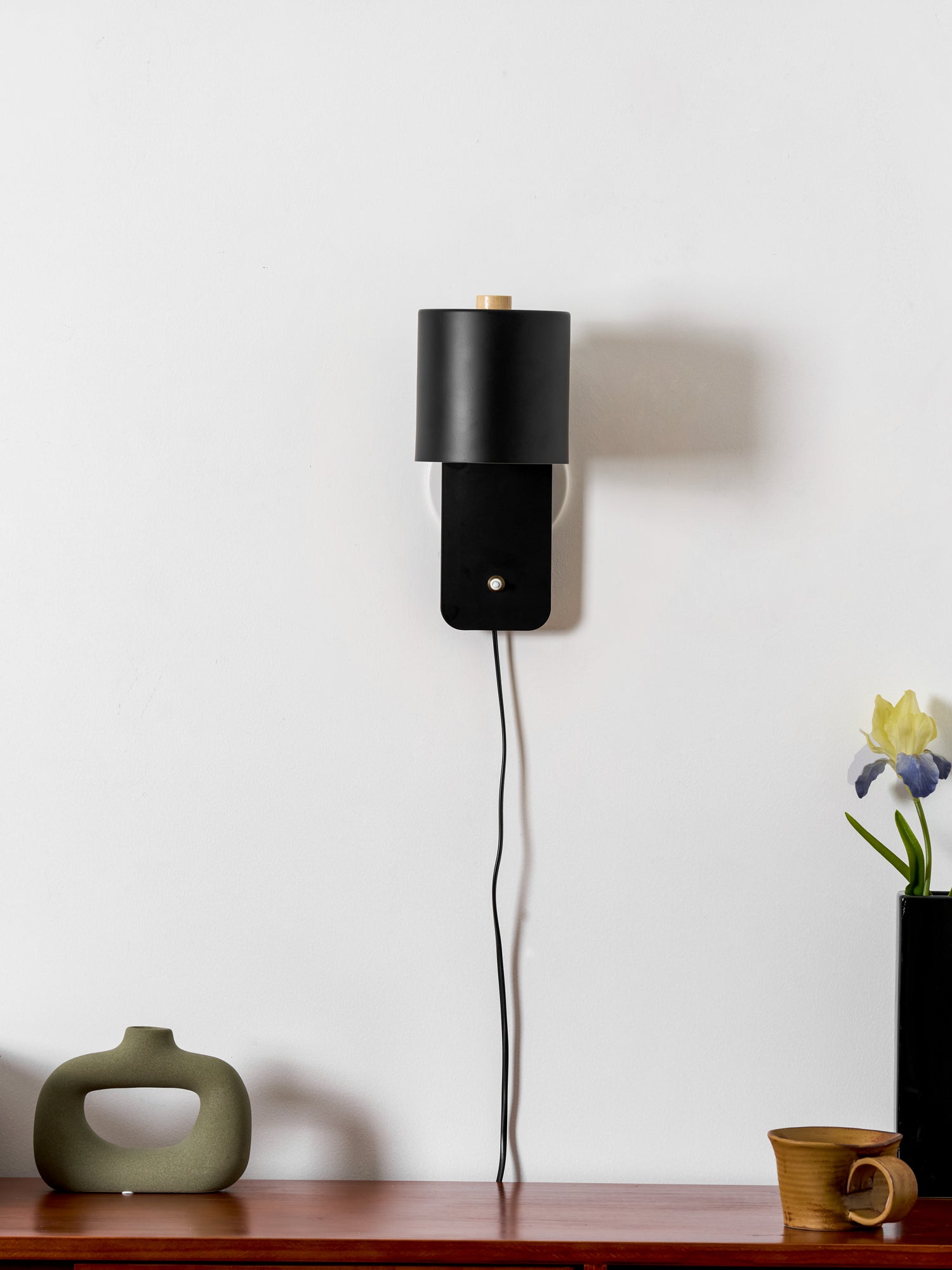 Modern Minimalist Rotatable Cylinder Plug-In Wall Sconce 1-Light