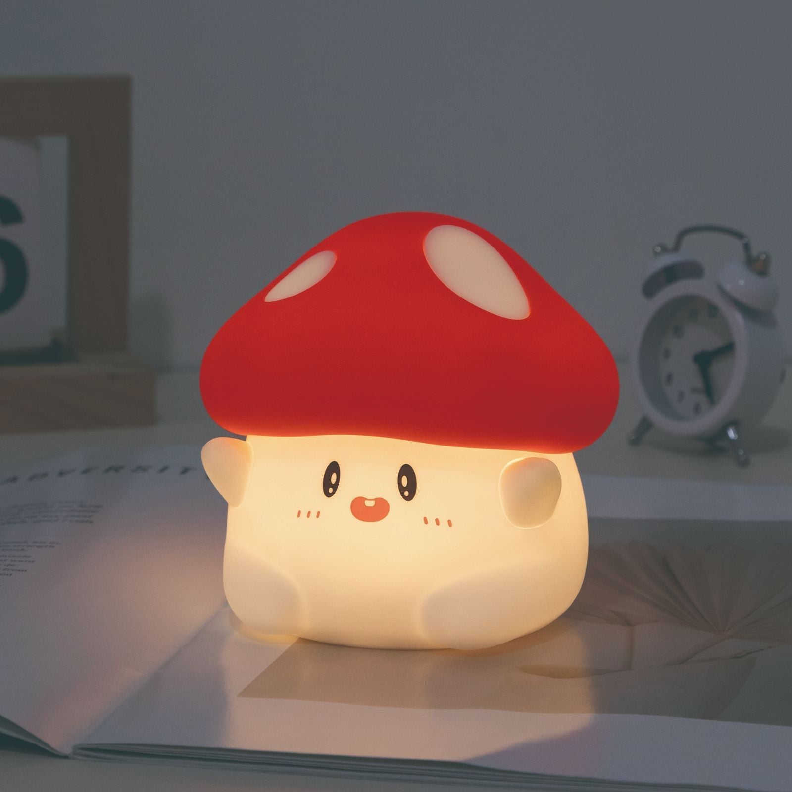 Lampada Notturna LED Funghetto Adorabile Morbido in Silicone - Regalo Perfetto per Bambini e Ragazze
