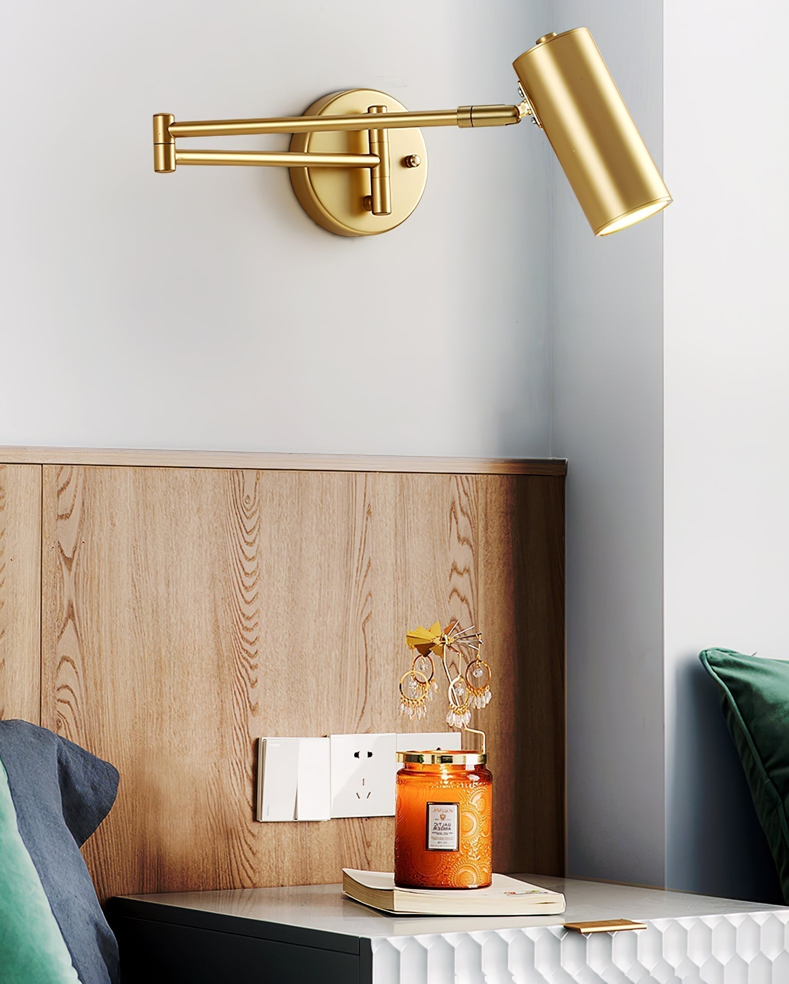 Modern Adjustable Swing Arm LED Wall Sconce 1-Light
