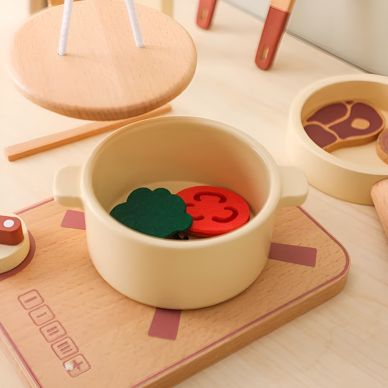 Giocattolo da cucina in legno Montessori
