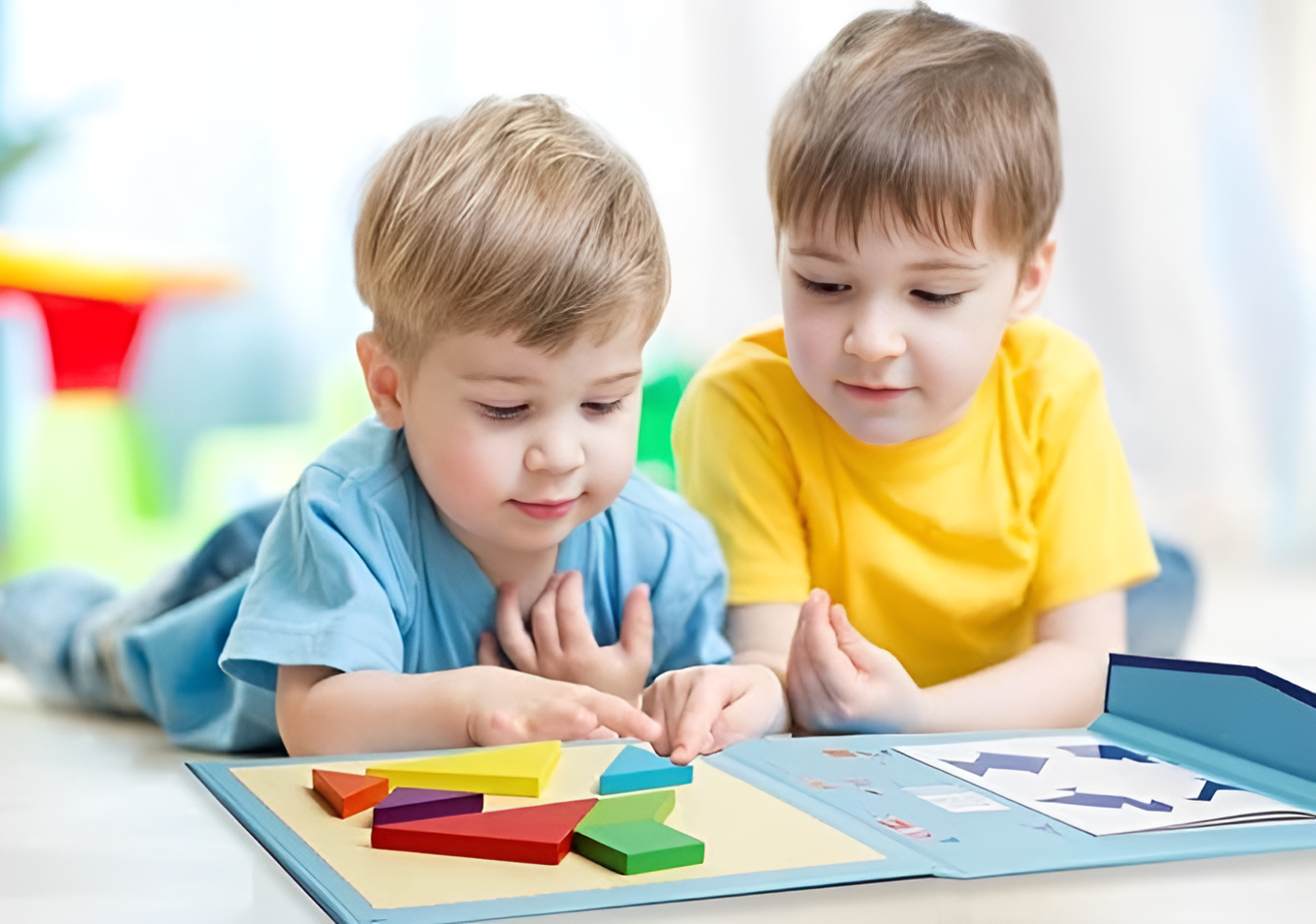 Libro de Tangram Magnético Montessori