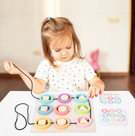 Tablero de cordones geométricos Montessori